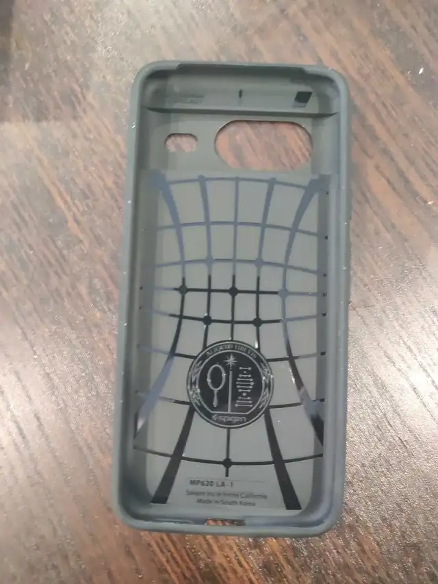 spigen thin fit case for pixel 8 in Cell Phone Accessories in St. Catharines - Image 5