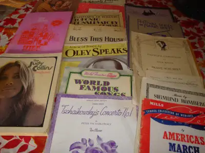 SHEET MUSIC; MUSIC BOOKS GUITAR; PIANO P/U QUEENSLAND SE, View more