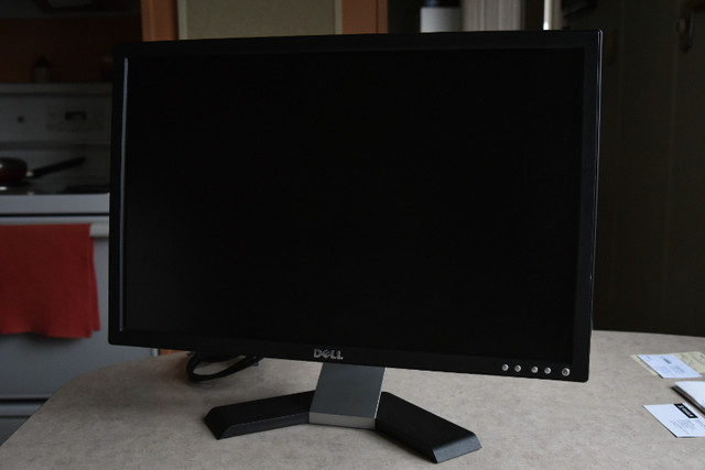 Écran d'ordinateur DELL 23 pouces in Monitors in Laval / North Shore - Image 2