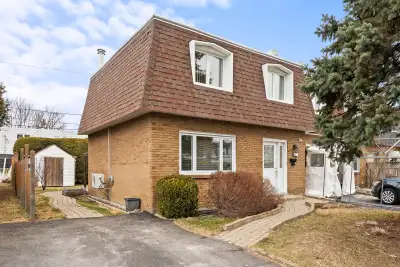 Maison en rangée, unité de coin clé en main située dans un secteur familial recherché de Longueuil!...