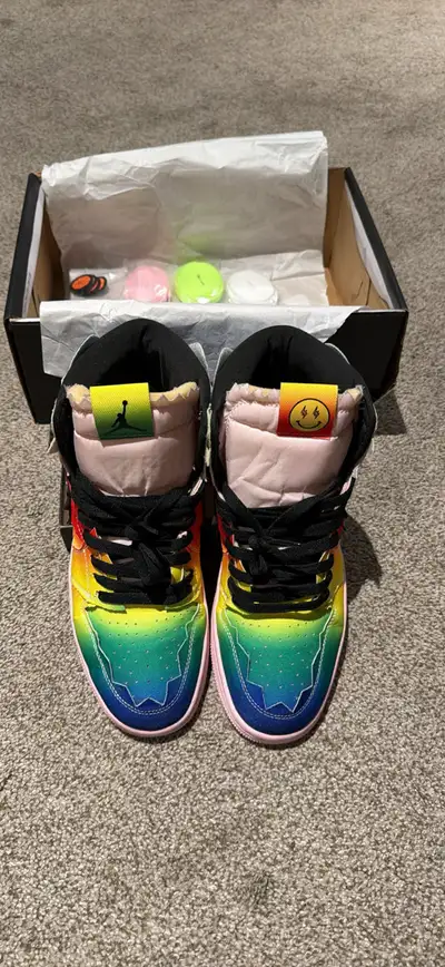 Hordan 1 High Retro J Balvin Size 8.5M $100, View more