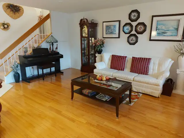 Dark brown Wooden Coffee Table with glass top in Coffee Tables in Ottawa - Image 3