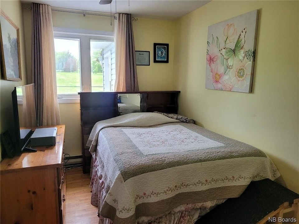 Cozy 3 Bedroom House for Rent in a Charming Neighborhood 4