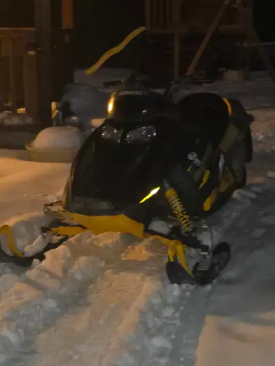 Runs drives stops electric start reverse hop on and ride. Bought for me and the kids way to much sle...