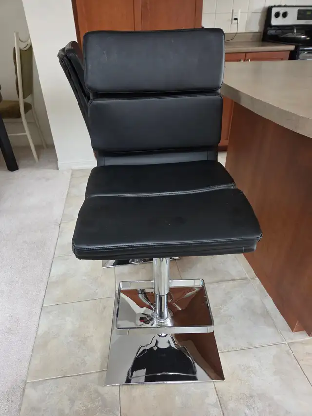 Adjustable Bar Stools in Chairs & Recliners in Markham / York Region - Image 3