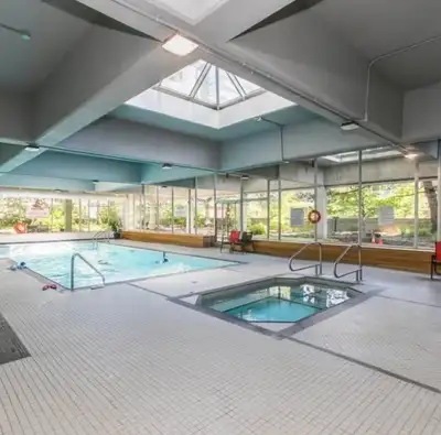 Downtown 3 Bed 2 Bath Condo – Furnished, Internet, Parking