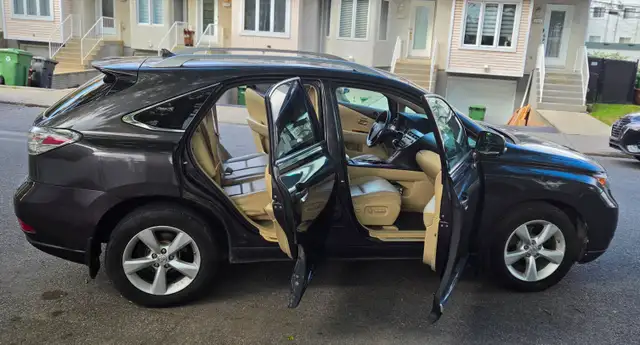 Lexus 2010600952362008596485