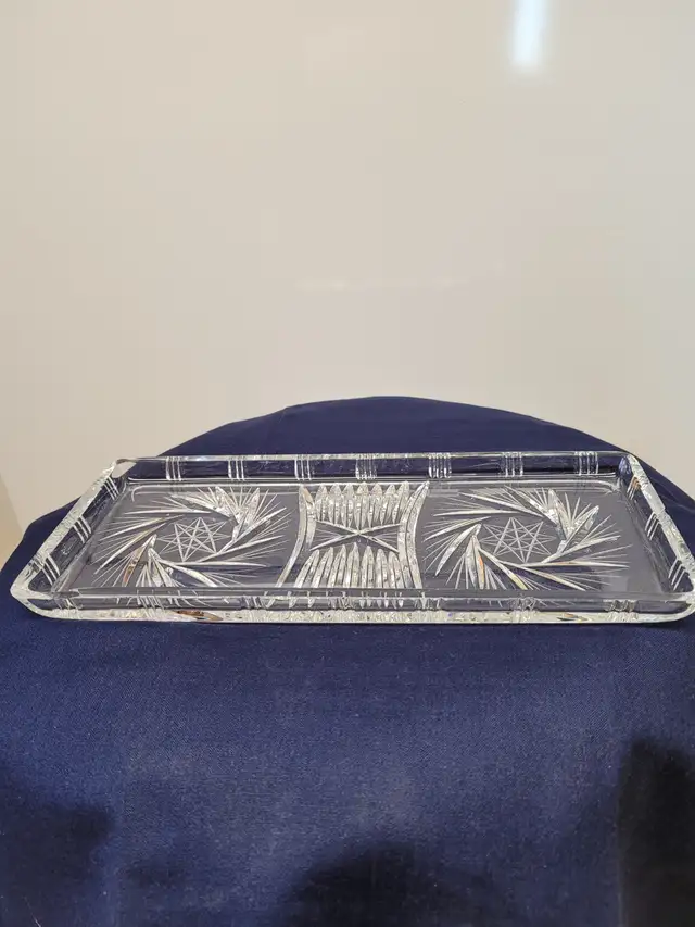 VTG Bohemian “Pinwheel” Crystal Serving Platter/Tray in Arts & Collectibles in Dartmouth - Image 4