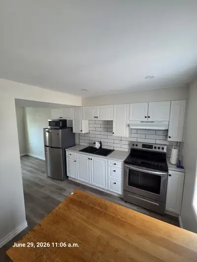 Main House for Rent – Steps from Orillia Soldiers' Memorial Hospital Welcome to the Main House, loca...