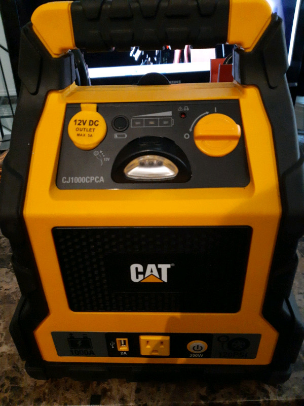 CAT CJ1000DCP 1000 Amp Jump Start, Air Compressor 150 OBO Other St