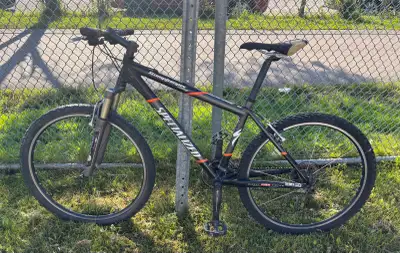 Specialized  StumpJumper M4 Comp Hardtail Mountain Bike 26in, View more