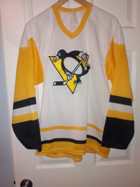 Vintage Pittsburgh Penguins CCM Jersey men's medium