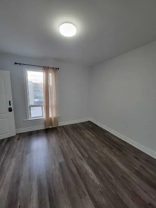 Private rooms available for rent in Downtown Oshawa in Long Term Rentals in Oshawa / Durham Region - Image 6