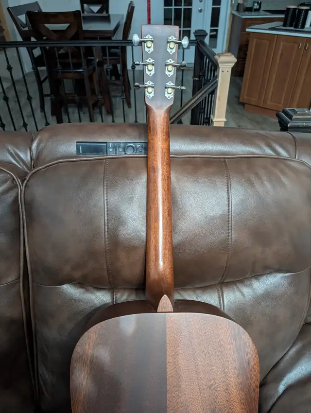 Guitar martin D15 in Guitars in Sherbrooke - Image 8