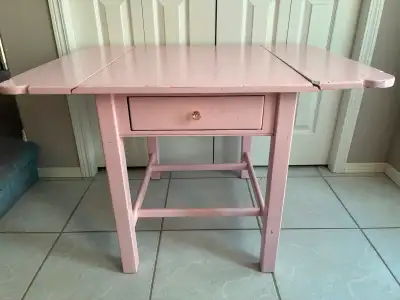 Vintage table -drawer, 2 extensions, white scalloped tablecloth, View more