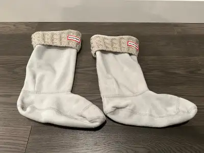 Pick up in Cranston. Great condition Size US 4-6. Cream/grey colour Re-designed with left and right...