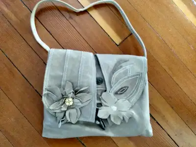Leather purses/ handbag, View more