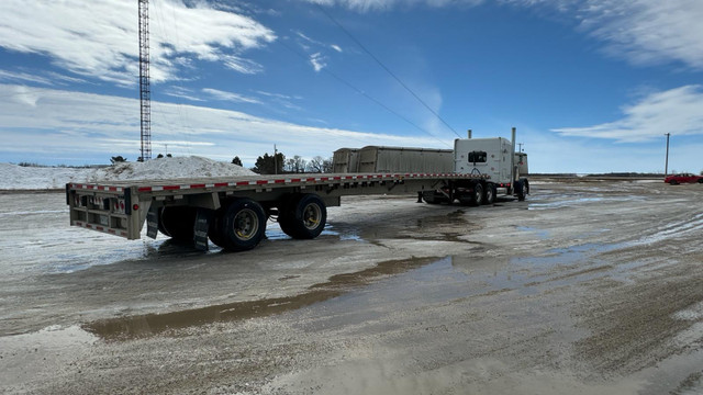 Reitnour flat deck 53’ in Heavy Trucks in Brandon - Image 3