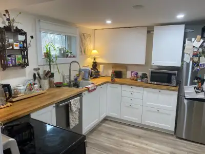 1 Bedroom plus den for Rent – September 1st $1950 Utilities (water, power, heat, and internet) inclu...