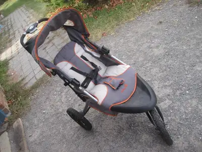 Graco jogging stroller and matching car seat, View more