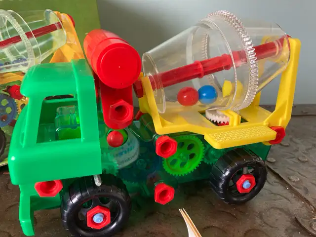 Rare 1960's Child Guidance Mechanical Cement Mixer Toy Truck in Toys & Games in Ottawa - Image 4