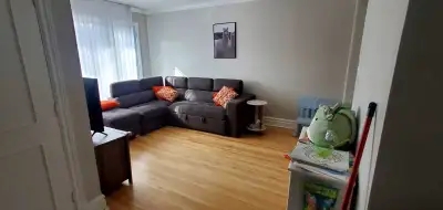 Grand 5 1/2 avec garage et grande cour privé disponible pour 1er décembre ou 1er janvier (prise de p...