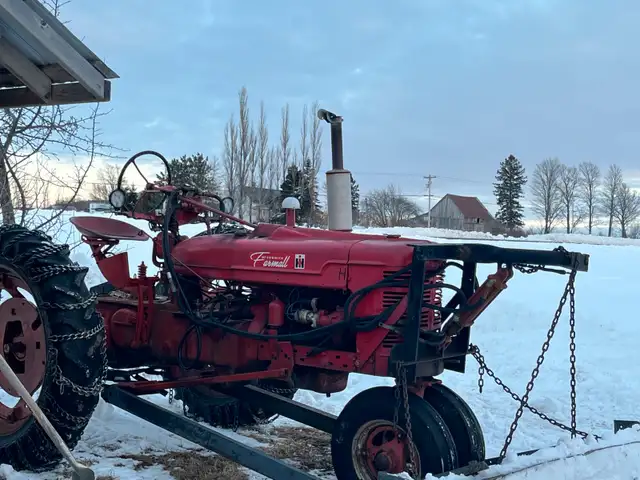 Farmall H in Other in Edmundston - Image 3