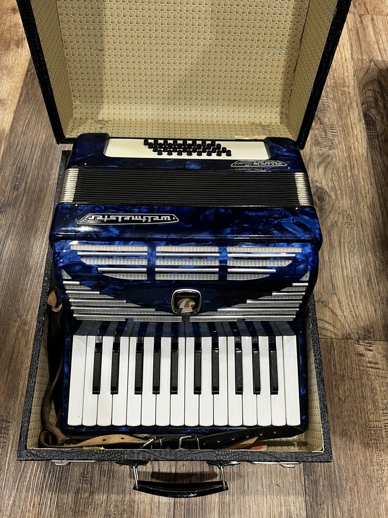 Vintage Accordion Pianos & Keyboards City of Toronto Kijiji