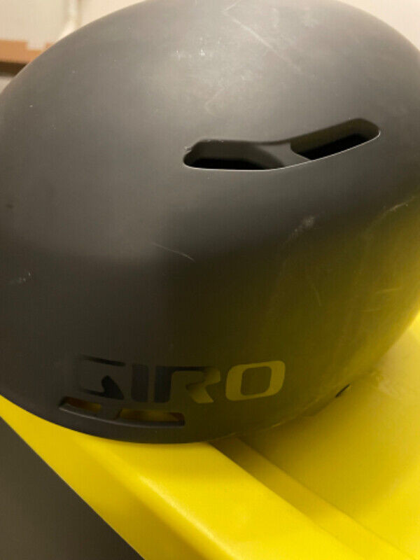 Giro Combyn Helmet Sz M 55.5-59, Smith Holt Helmet Sz L 59-63cm in Ski in Oakville / Halton Region