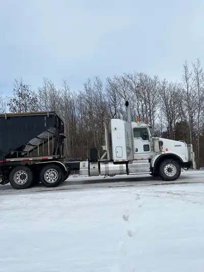 ISX 550 with 3600 hrs on a new drop in motor 140 000 Kms on motor Fresh CVIP 4 way lockers 46 rears...