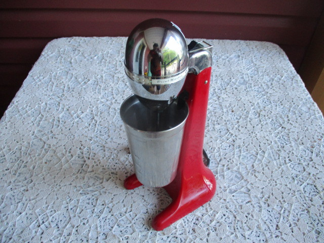 2 Retro Style Hamilton Beach Classic Mixers in Kitchen & Dining Wares in New Glasgow - Image 3