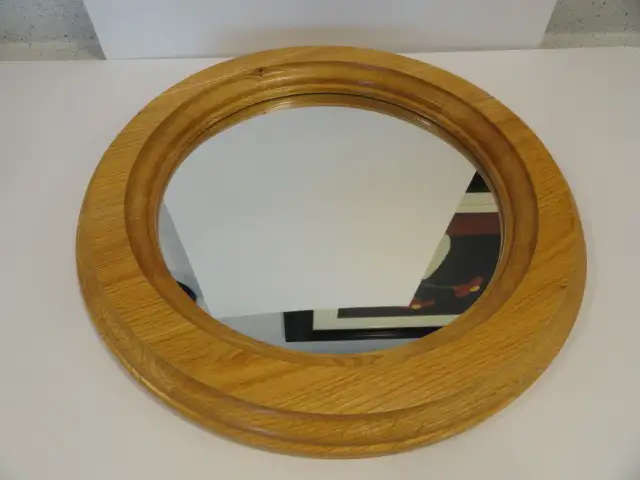 Circular Oak Mirror in Home Décor & Accents in Dartmouth - Image 2
