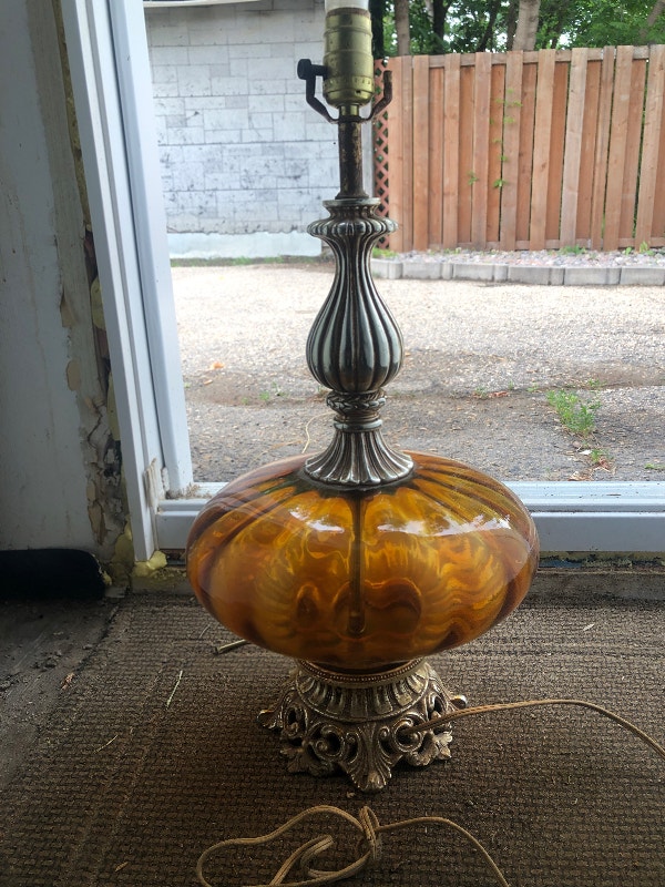 Antique hand blown brown glass lamp Arts & Collectibles Winnipeg