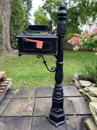 Cast Aluminum post mail box