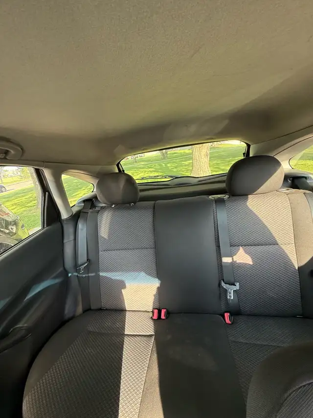 Car hatchback521699752306944005