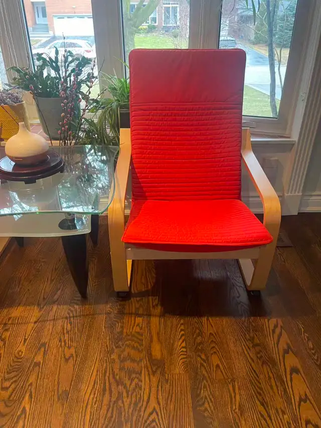 armchair in Chairs & Recliners in Markham / York Region - Image 3