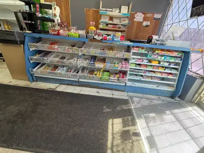 DÉPANNEUR À VENDRE – OPPORTUNITÉ À SAISIR Dépanneur fonctionnel situé dans un secteur accessible, av...