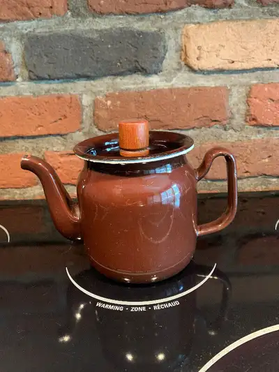 Théière antique - Antique teapot, View more