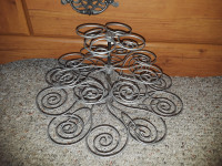 Spiral Metal Wire Cupcake Holder$10