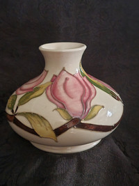 Beautiful Moorcroft Cream squat vase with pink Hibiscus flowers