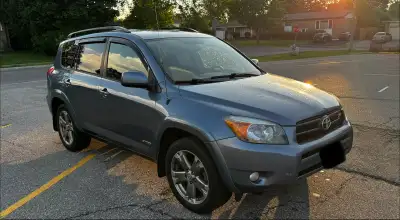 Engine and transmission run smoothly. No oil leak, no check engine. 173000 km on it only. Clean titl...