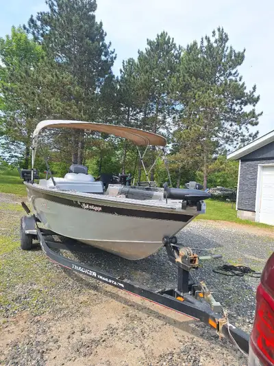 2007 tracker targa 175 sc boat motor 115 mercury optimax 2007 and tracker trailer 2014 bought new in...