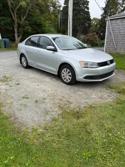 Selling my 2014 Volkswagen Jetta with the 2.0L gas engine and 5-speed manual transmission. Approxima...
