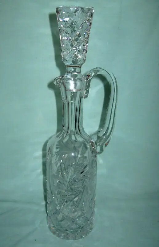 CARAFE EN CRYSTAL VINTAGE  PINWHEEL  CRYSTAL CARAFE in Arts & Collectibles in West Island - Image 2
