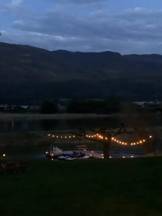 Shuswap River Vacation Cottage  (new openings) in Alberta in Canada - Image 6