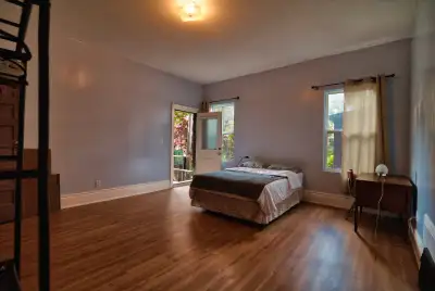 Room for Rent - Downtown Toronto - Available July 1st
