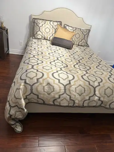  Queen comforter, View more