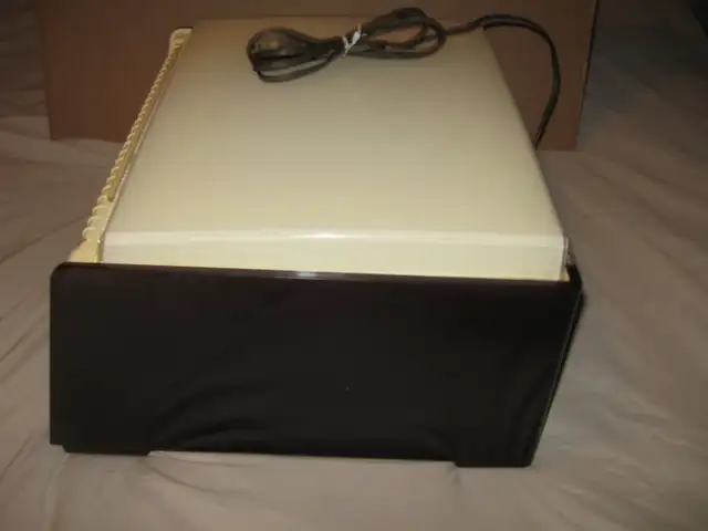 Vintage Radio Record Player in Other in Saskatoon - Image 8