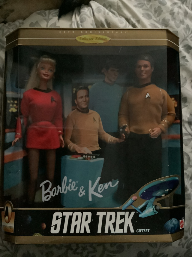 Barbie and Ken Star Trek 30th Anniversary Collector Edition in Toys & Games in Kitchener / Waterloo - Image 2