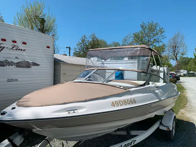 Regal Bowrider 1800 - 4.3 litres in Powerboats & Motorboats in Sherbrooke - Image 11